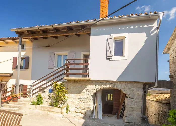 Adorma Appartement Hum