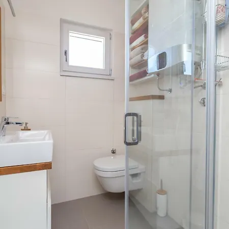 Apartment Adorma Hum